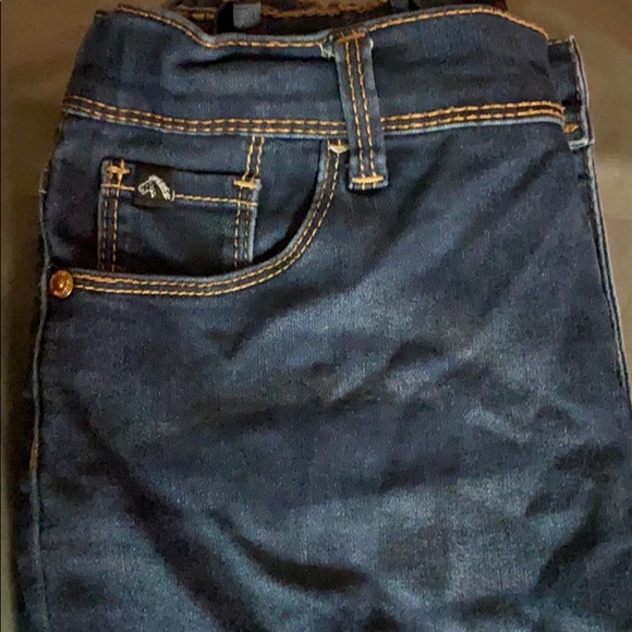 Customize ripped skinny jeans. - Picture 2 of 4